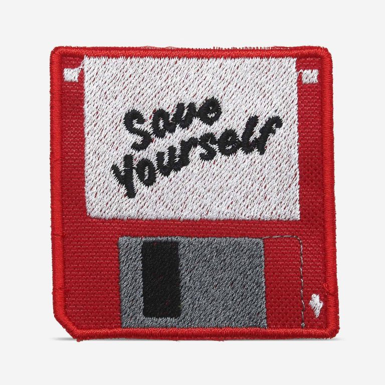 Patch Bordado Disquete computador escrito "Save Yourself", com termocolante 6,5x6,2cm da PATCH GANG